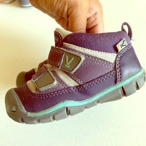 Keen toddler waterproof hiking shoe size 7